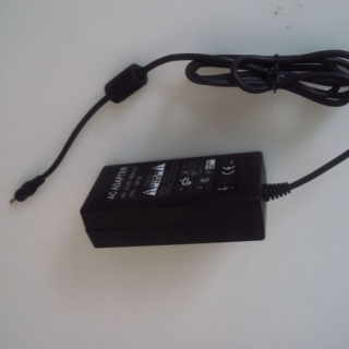 电源适配器